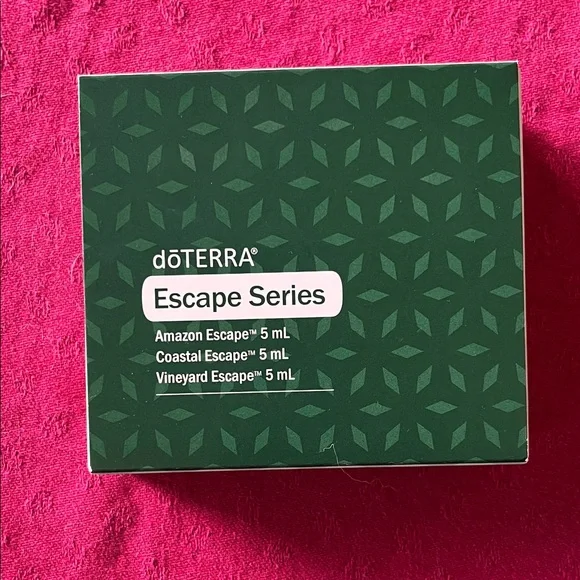 doTERRA Escape Series Essential Oils in Green Box - Picture 1 of 3